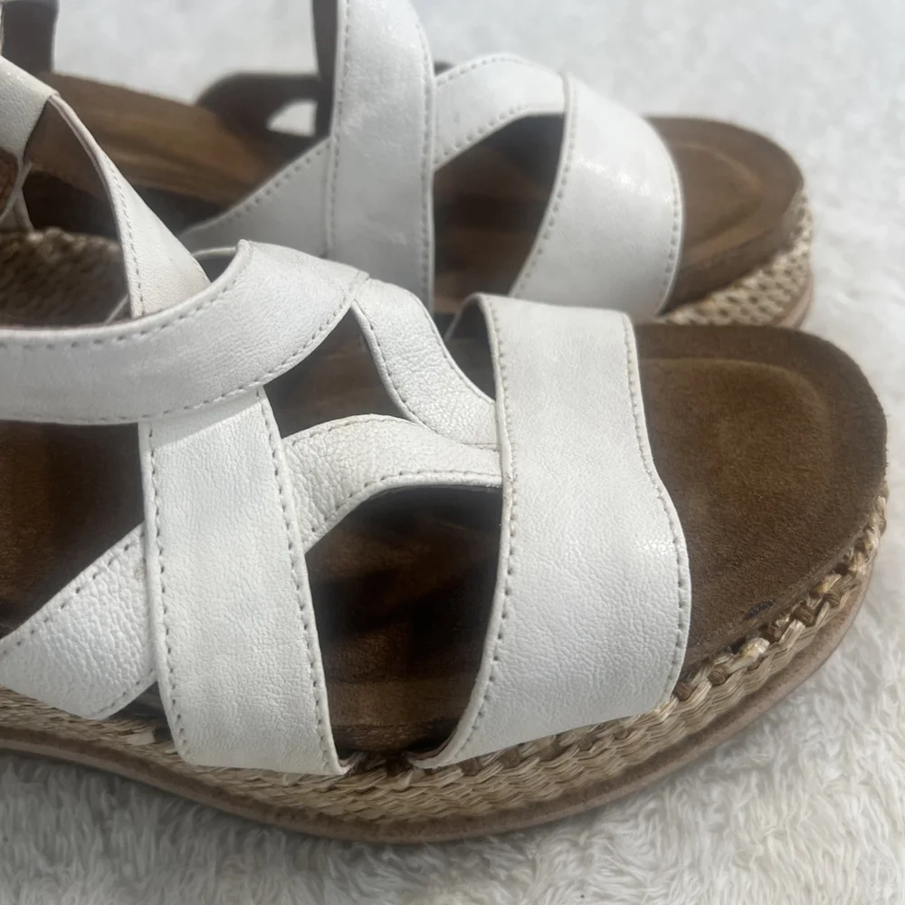 NWT Sofft Women's Devyn Sz 9.5 Wedge Sandals White Leather Open Toe Ankle Strap - Picture 6 of 16